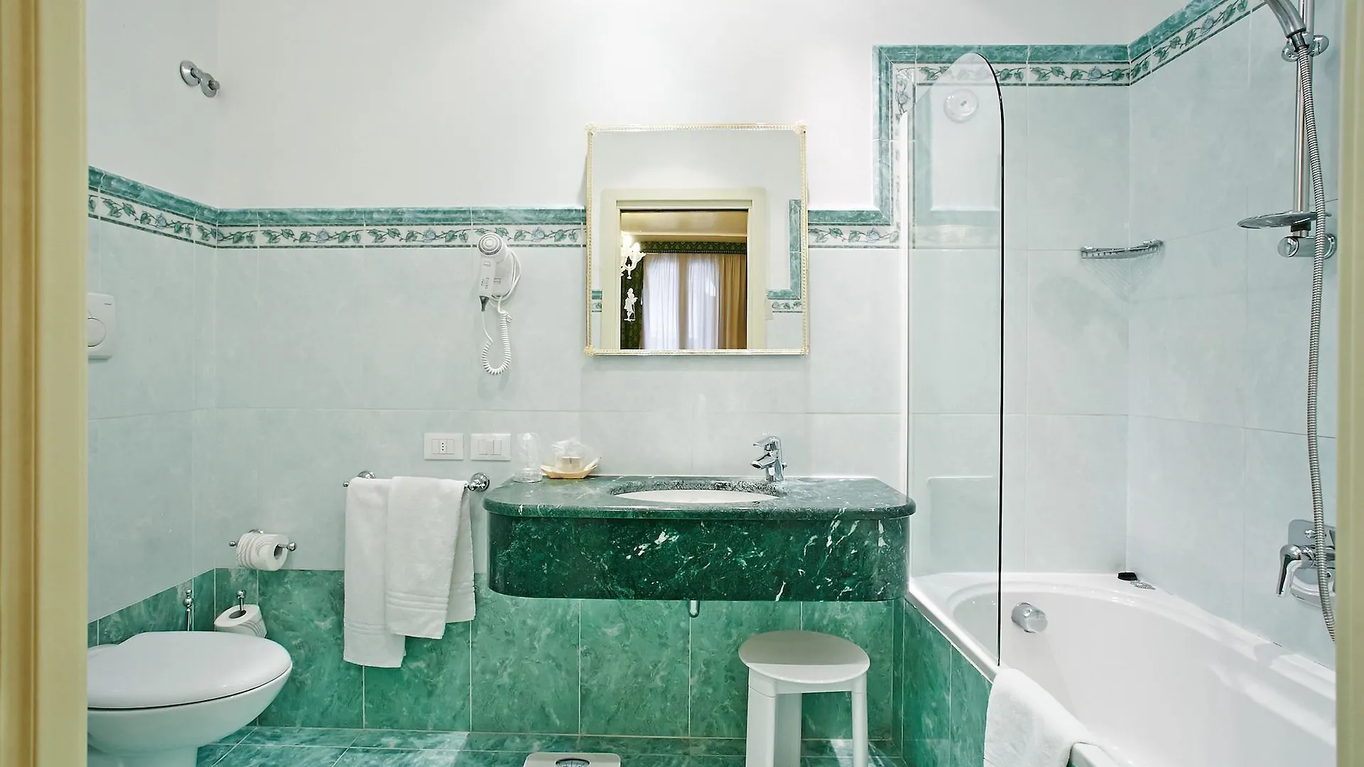 Hotel San Luca Venezia  ונציה